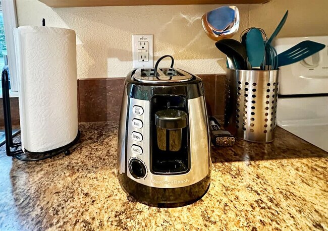 Building Photo - 218 Ironwood Dr