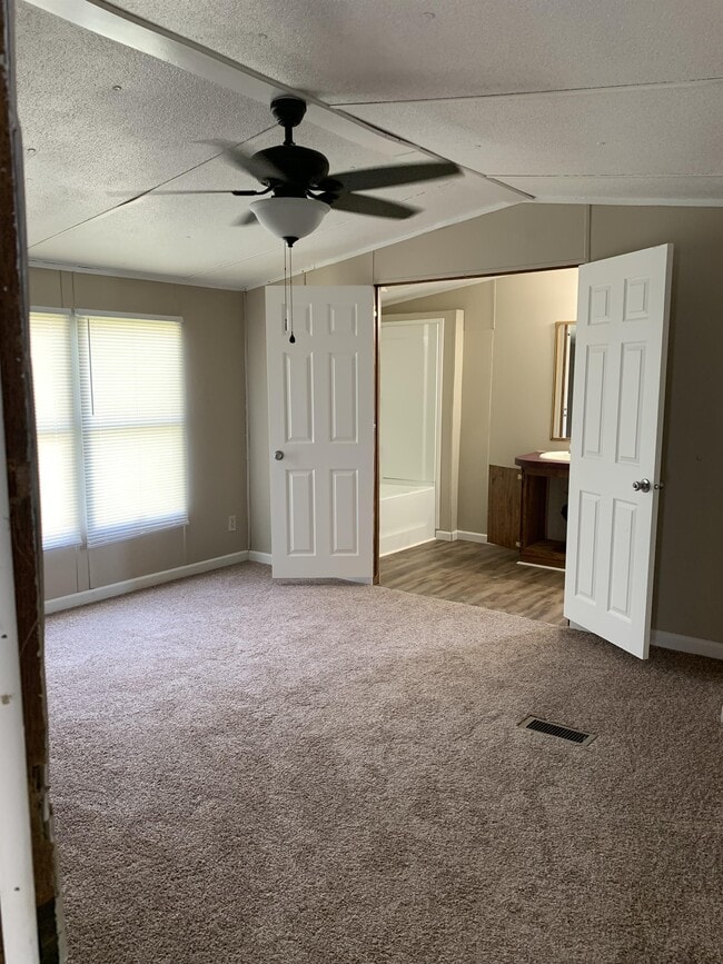 Building Photo - 53 Yoakum Cir