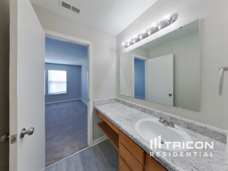 Building Photo - 1167 Cutler Ln