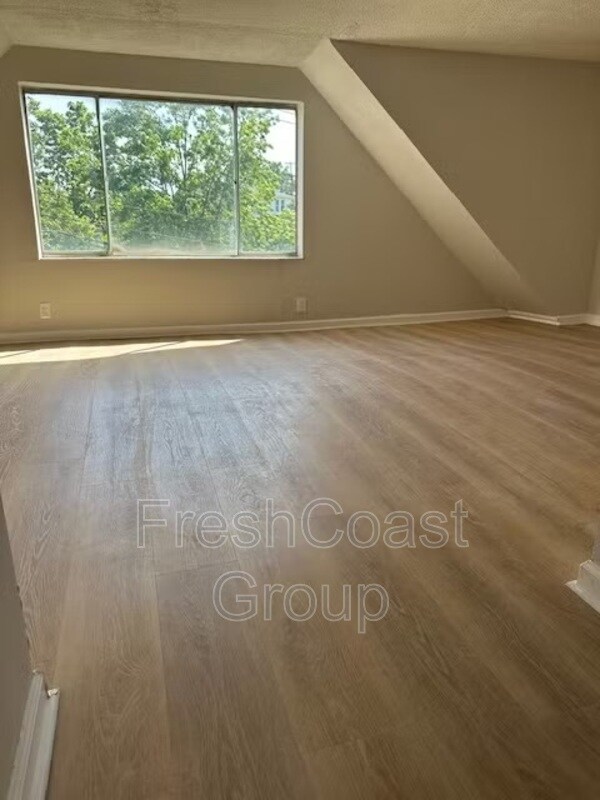 Building Photo - 789 Wayside Rd