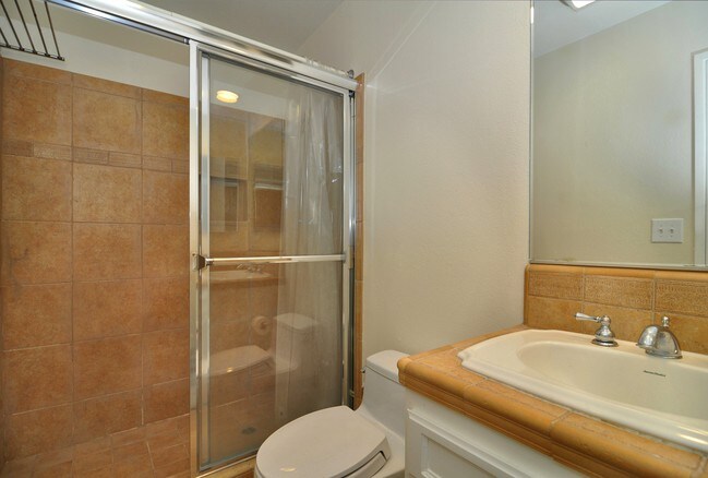 Building Photo - 4223 Freedom Dr