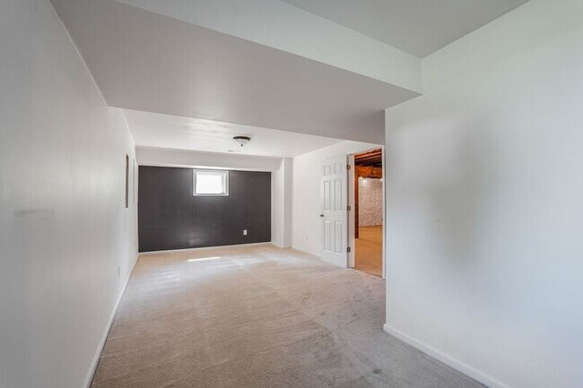 Building Photo - 2408 Ruffin Dr