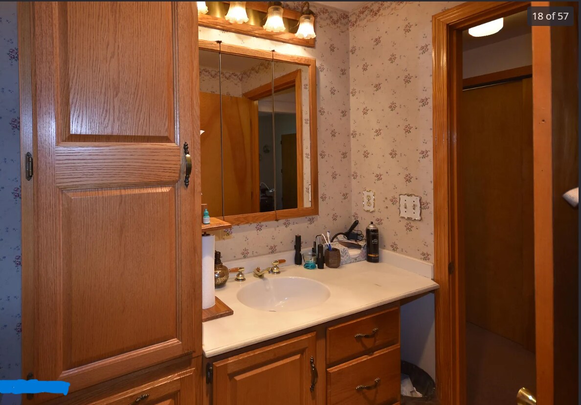 Building Photo - 319 Fenn St