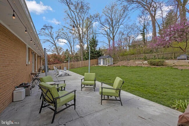 Building Photo - 3113 Woodland Ln
