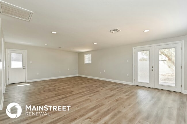 Building Photo - 6665 E 42nd St