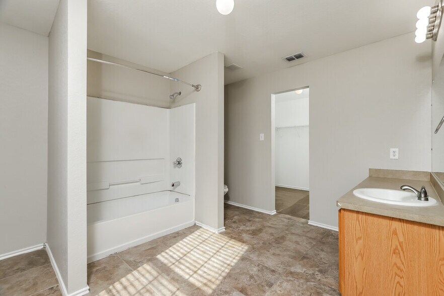 Building Photo - 9935 Amber Breeze