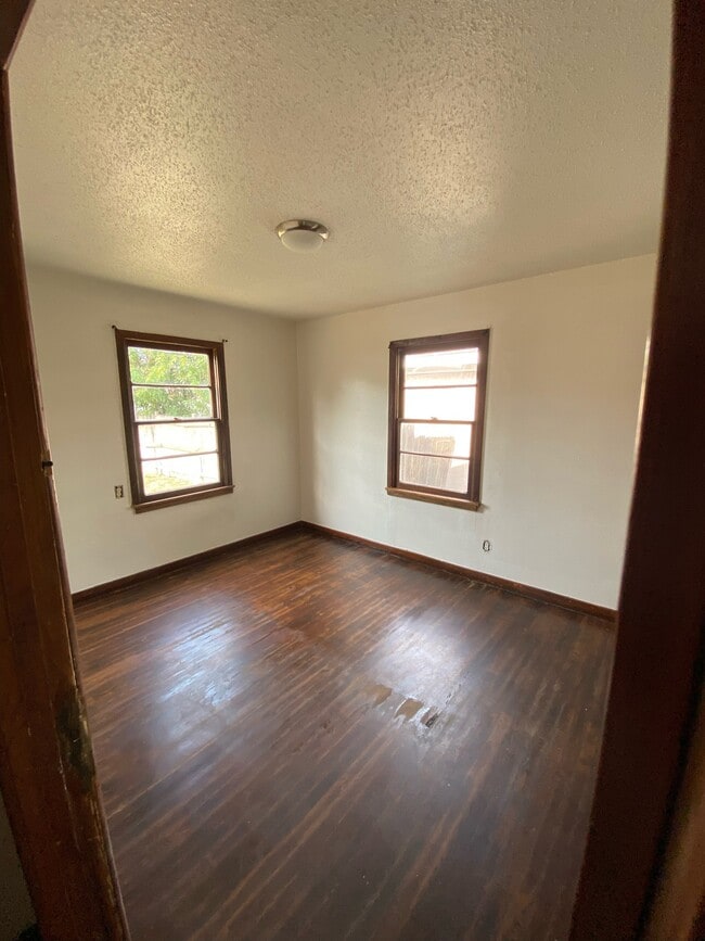 Building Photo - 4216 Garland Ave