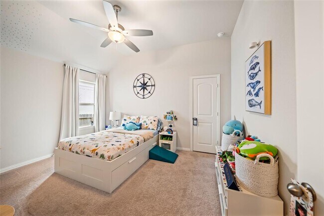 Building Photo - 531 Carina Gaze Dr