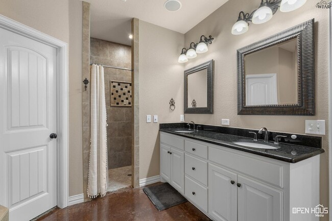 Building Photo - 7 Freedom Cir