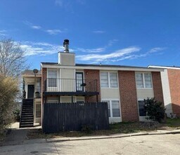 Building Photo - 2 Bedroom 2 bath for lease