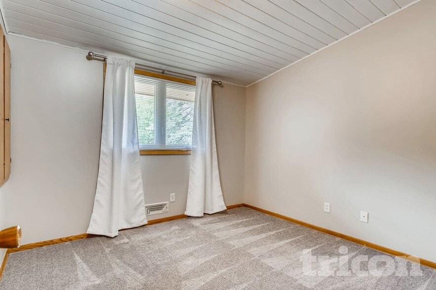 Building Photo - 9241 34th Ave N