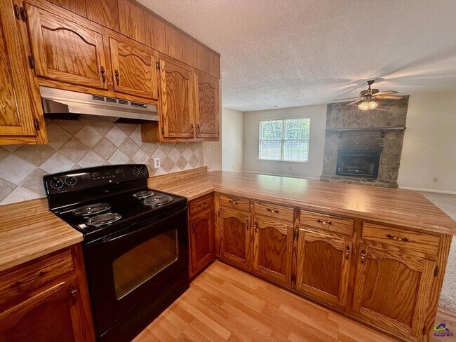 Building Photo - 104 Water Dr