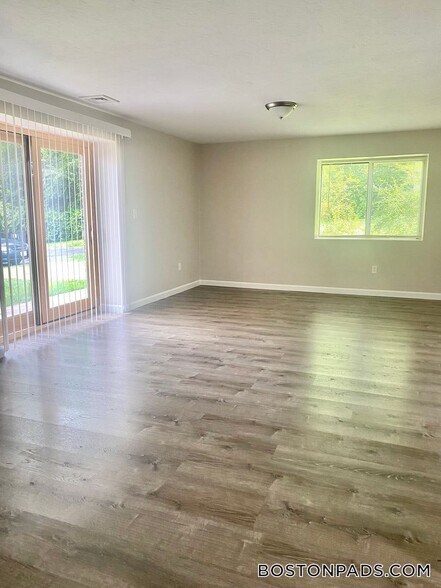 Primary Photo - 4000 N Main St