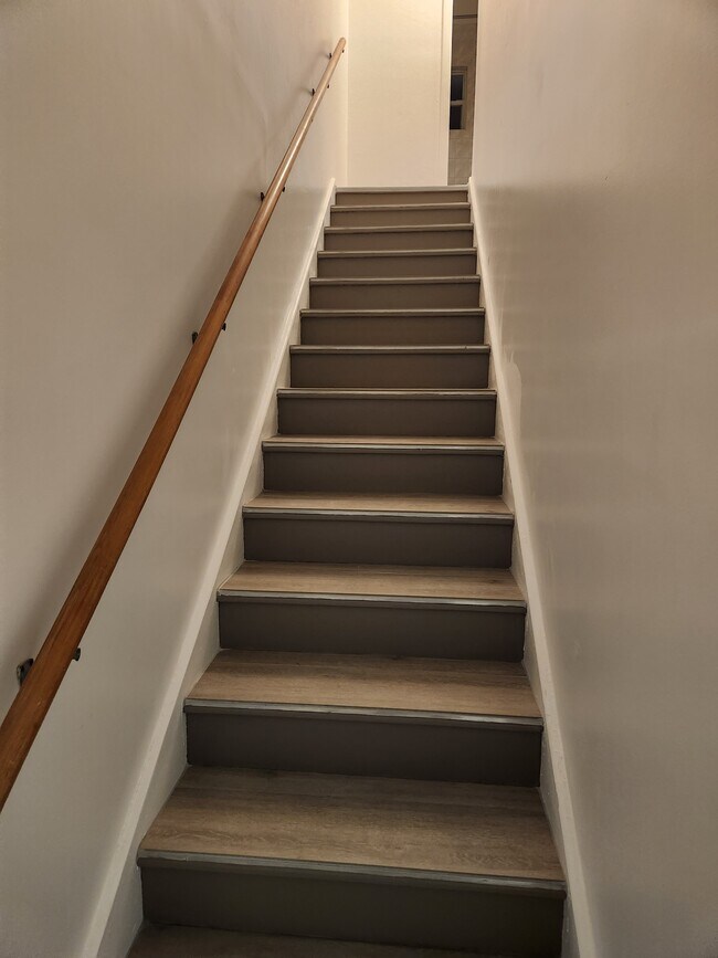 Building Photo - 17317 Whitewater Ct