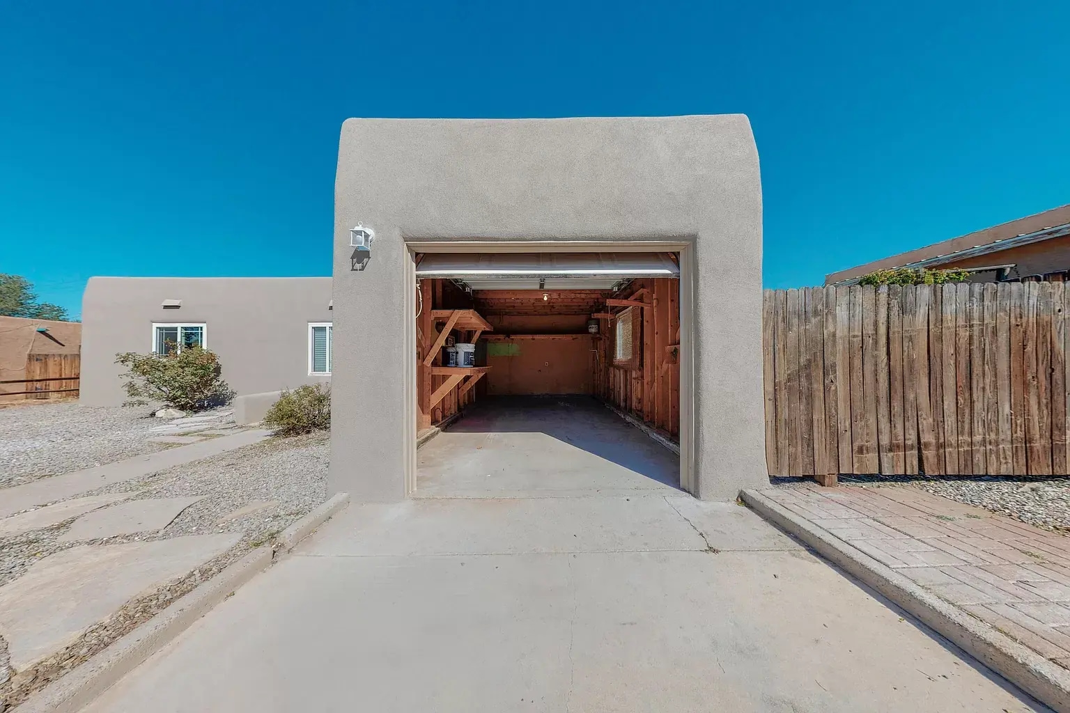 Building Photo - 8817 Candelaria Rd NE