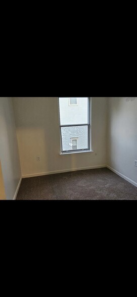 Building Photo - 18043 Golden Spring Ct