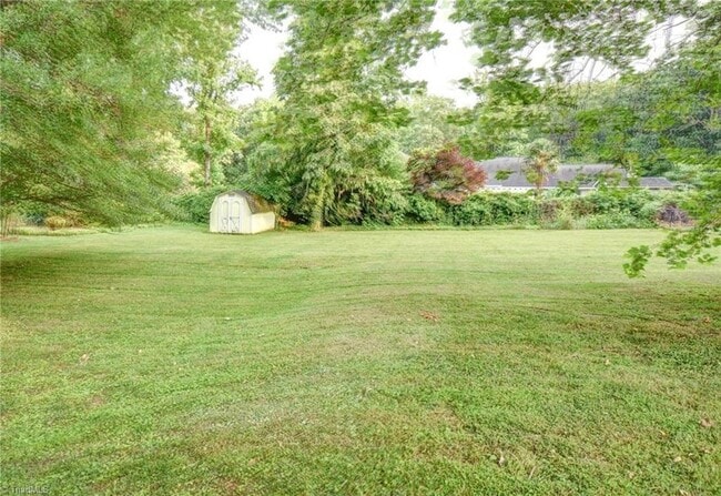 Building Photo - 318 Collinwood Dr