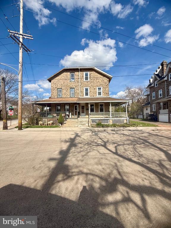 Building Photo - 403 S Main St