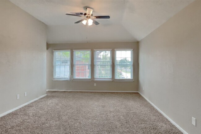 Building Photo - 5511 Pipingwood Dr