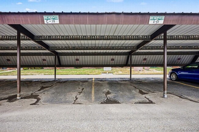 Building Photo - 15142 Seagull Dr