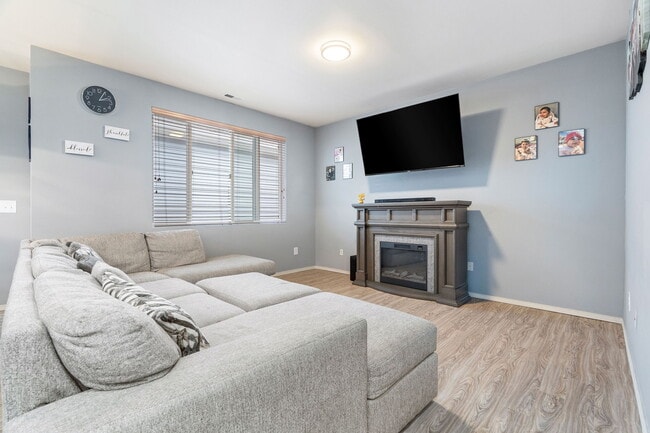 Building Photo - 4127 McKinley St NE