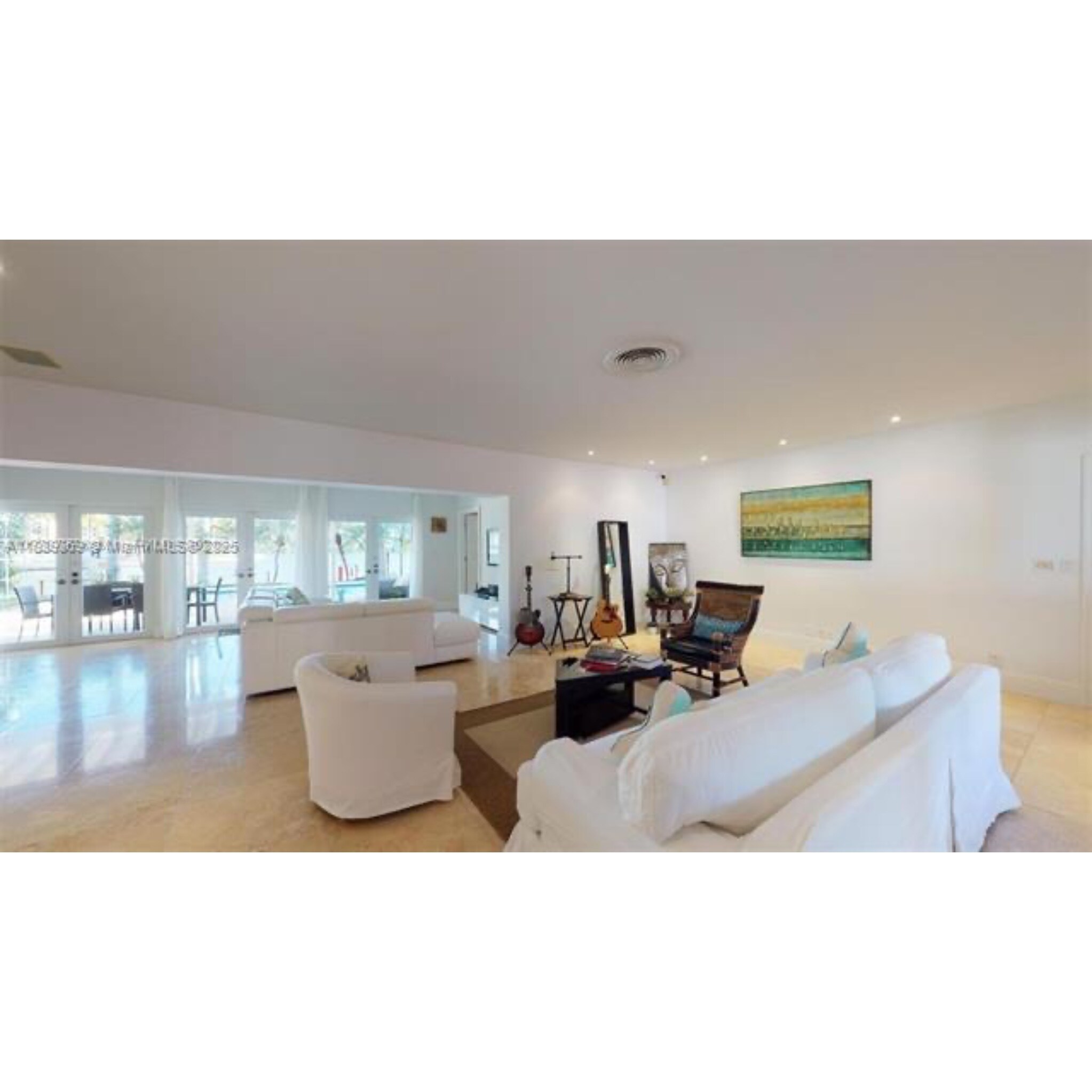 Building Photo - 6015 Pine Tree Dr