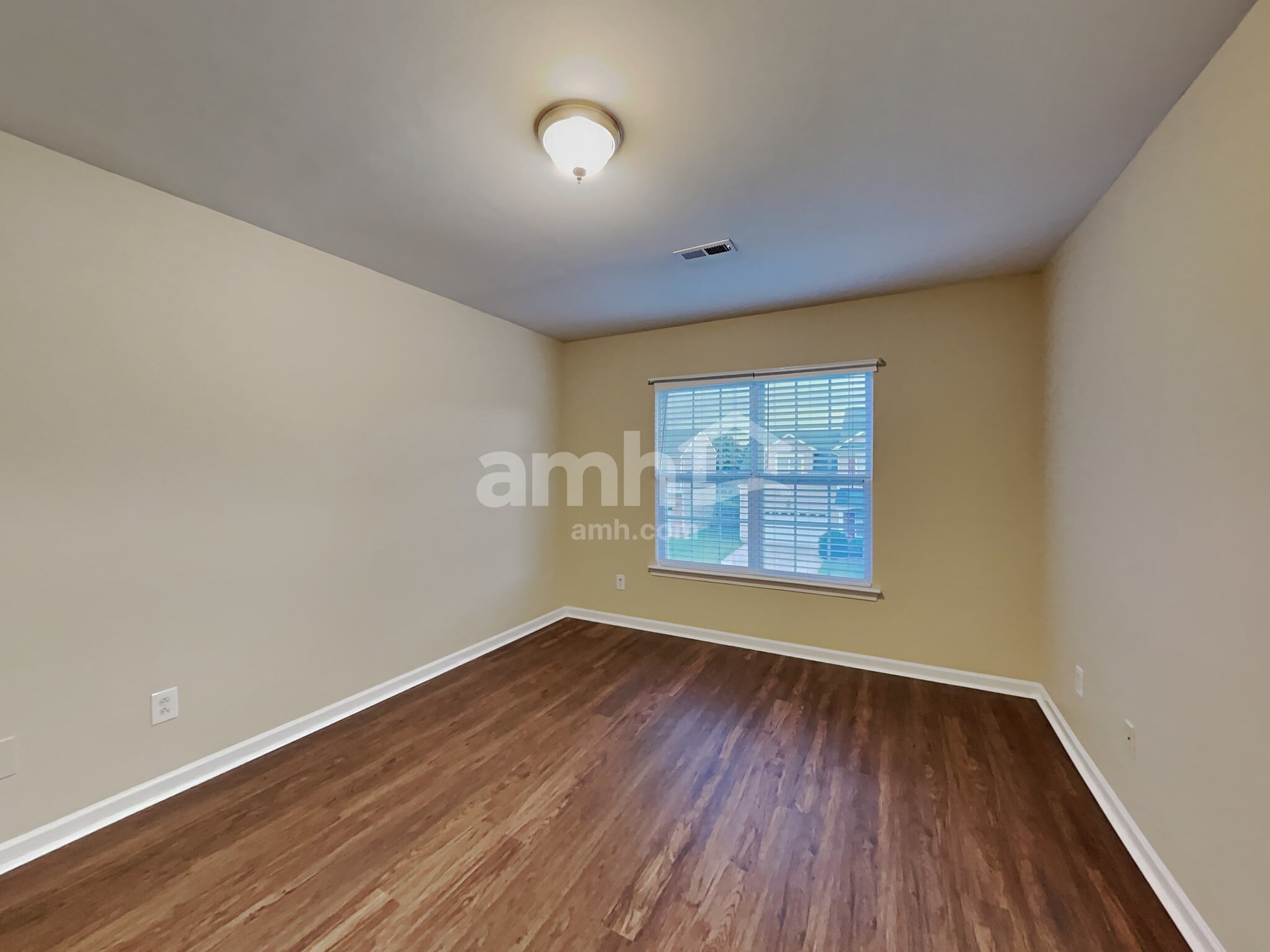 Building Photo - 9203 Greenheather Dr