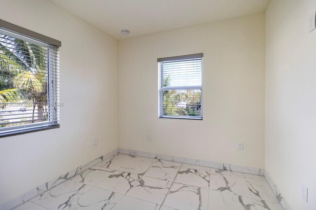 Building Photo - 2323 NW 15th St