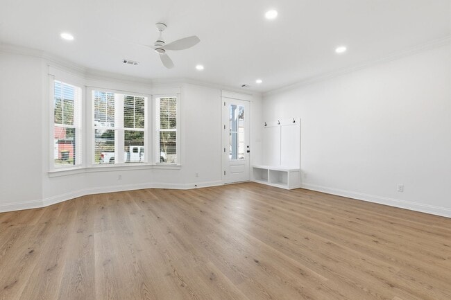 Building Photo - New Construction 3 bed 2.5 bath