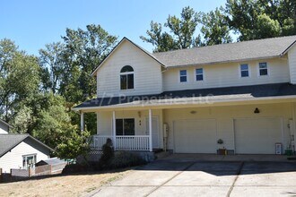 Building Photo - Beautiful 3 BD | 2.5 BA Duplex in Wine Cou...