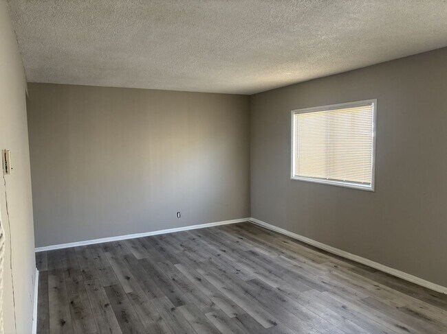 Building Photo - 636 Hardin Dr