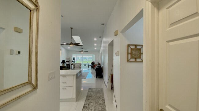 Building Photo - 3830 Bal Harbor Blvd