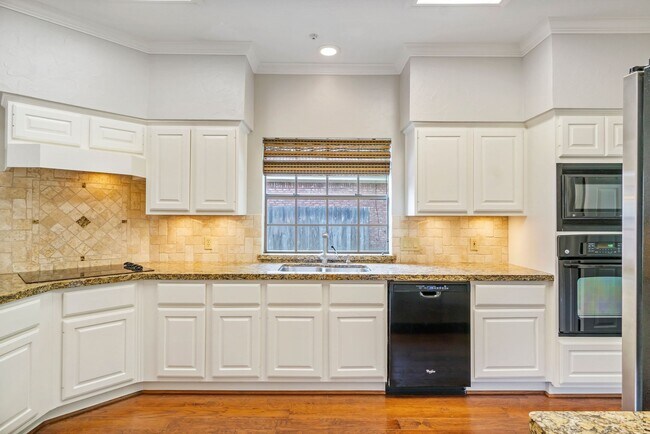 Building Photo - 31 N Duskwood Pl
