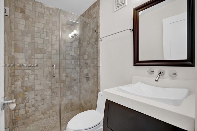 Building Photo - 2201 Brickell Ave