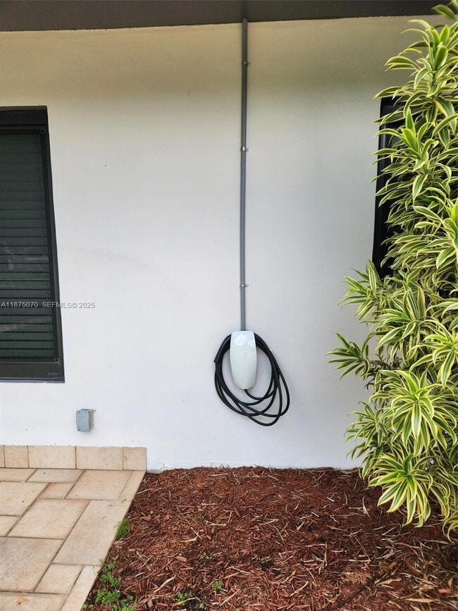 Building Photo - 10990 SW 57th St