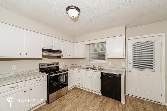 Building Photo - 5207 Broken Bow Ln