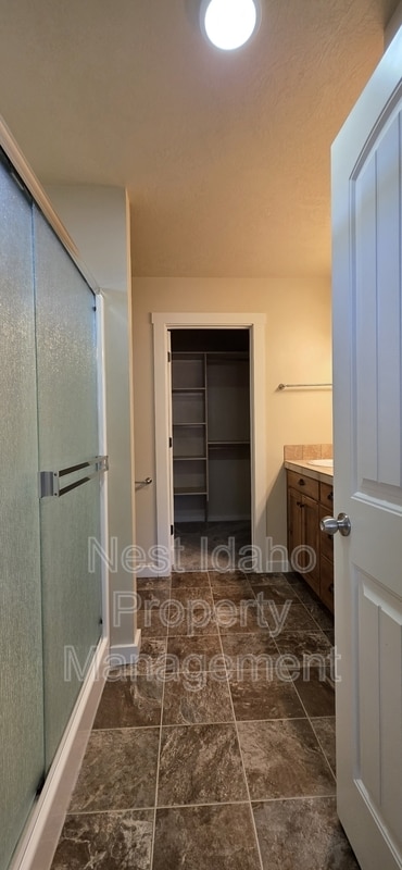 Building Photo - 11756 W Bronte St