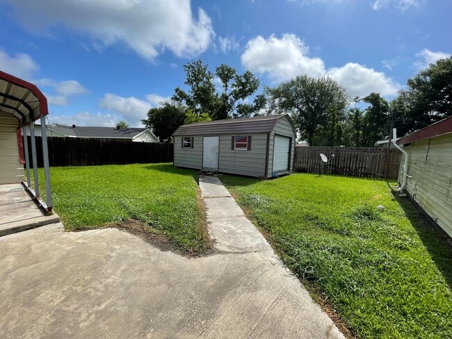 Building Photo - 1409 Sunset Dr