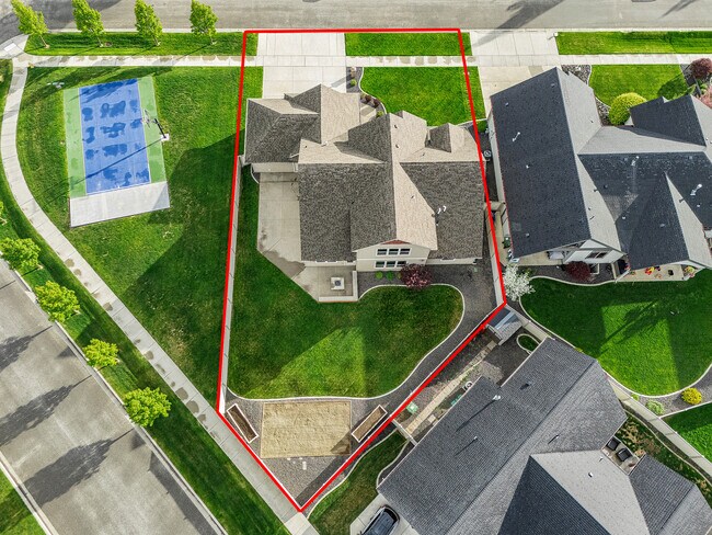 Building Photo - 7708 N Warren Ln