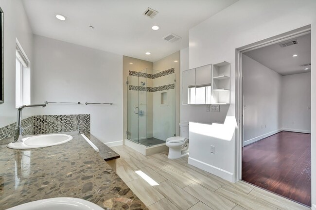 Building Photo - Modern 4-Bedroom Home in Prime West LA | Walkable, Spacious & Move-In Ready