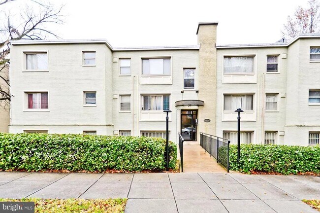 Primary Photo - 2838 Hartford St SE