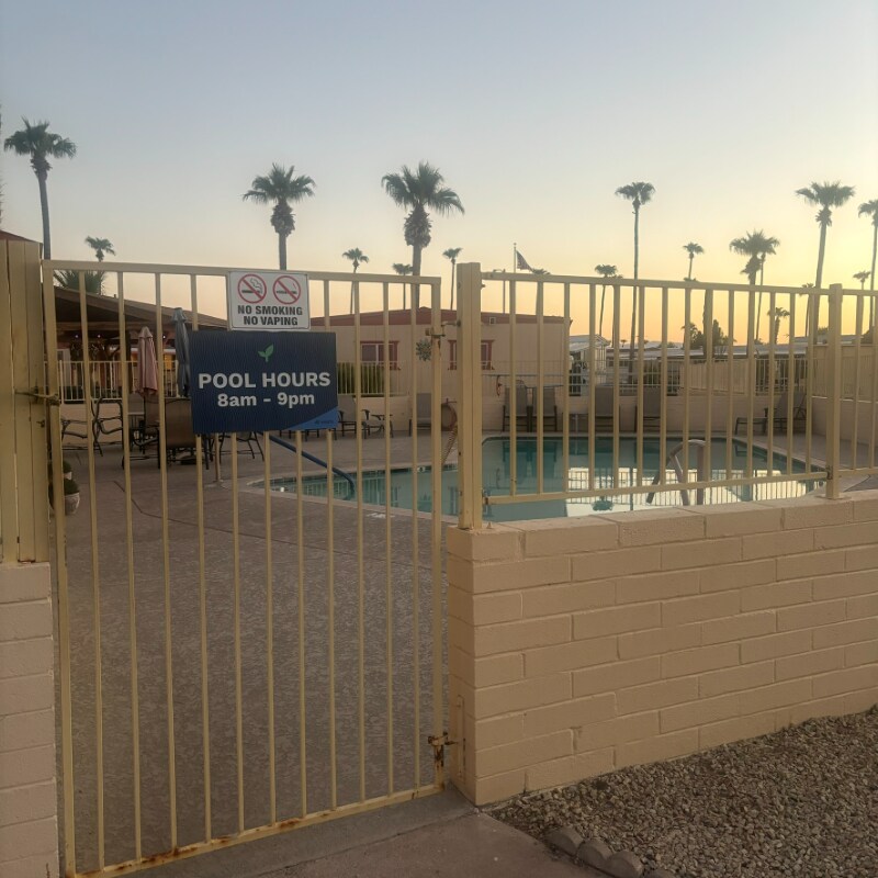 Building Photo - 800 W Apache Trail