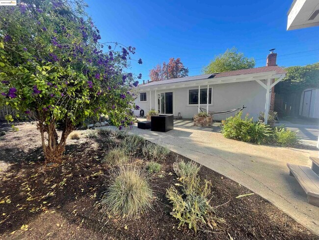 Primary Photo - 1248 Hale Dr