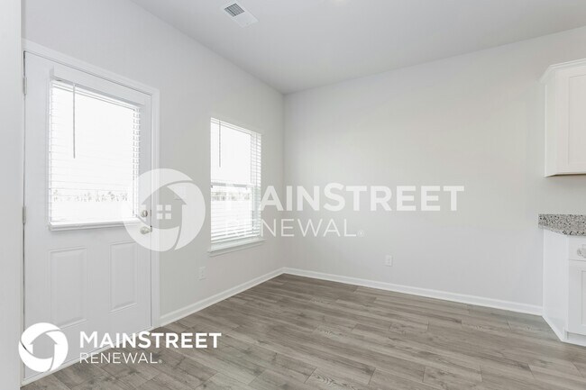 Building Photo - 3211 Quintana Dr