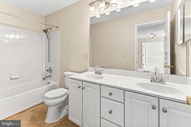 Building Photo - 47497 Saulty Dr