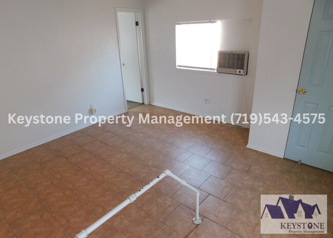 Building Photo - 819 Troy Ave