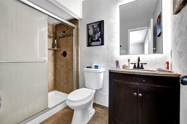 Building Photo - 4350 Kacee Dr