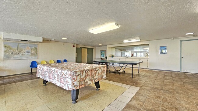 Building Photo - 2211 Ala Wai Blvd