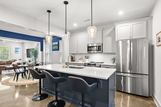 Building Photo - Stunning Gem in the heart of East Nashville!!