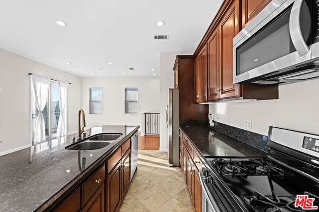 Building Photo - 6069 Horner St